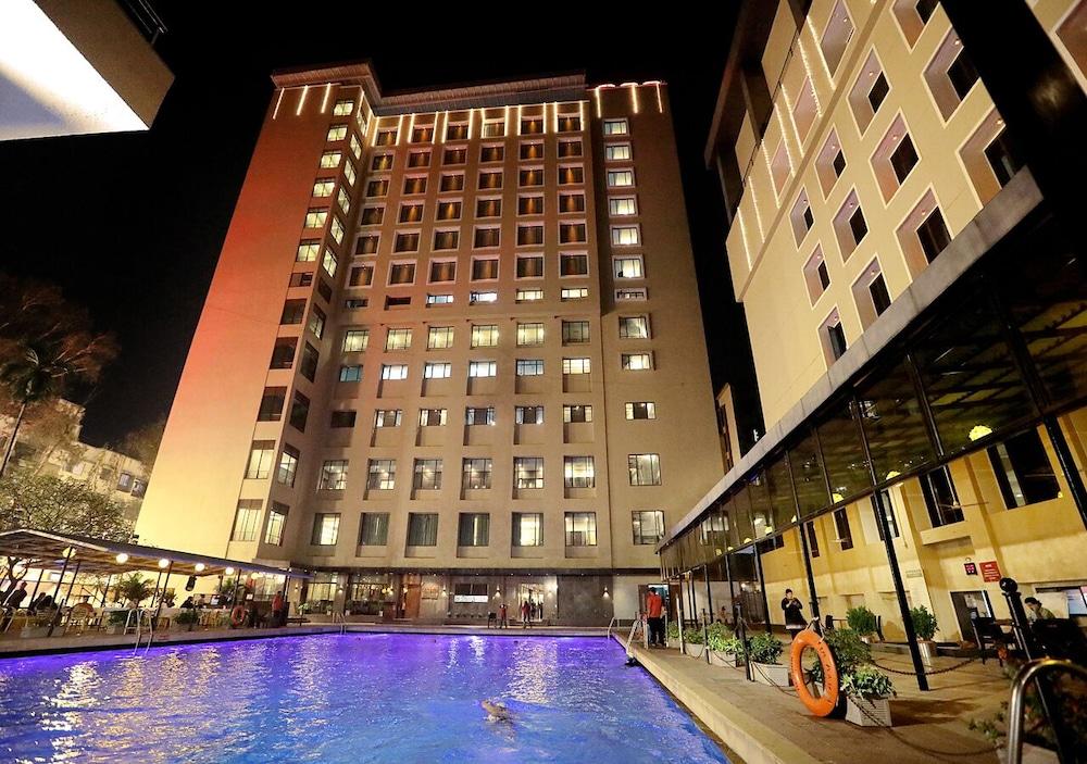 GCC Hotel y Club Mira-Bhayandar Exterior foto